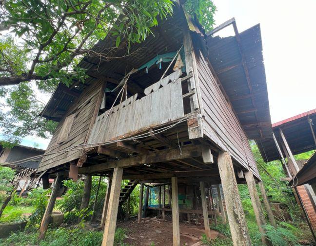 รูป AL-5-0608|บ้านพักอาศัยครึ่งตึกครึ่งไม้ 2 ชั้นและบ้านไม้ใต้ถุนสูง บ้านจรุกเตย  ต. หนองฮี อ.ปลาปาก จ.นครพนม (ราคา 650,000 บาท) - รูปที่ 22/24
