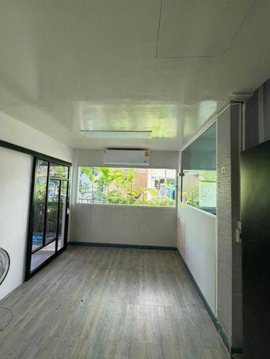 รูป ให้เช่า บ้านเดี่ยว เลอ นีโอ 2 วงแหวน-ศรีนครินท์ บ้านหลังมุม รีโนเวทใหม่ พร้อมเข้าอยู่ (H6928) - รูปที่ 7/21