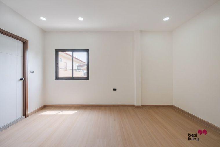 picture Corner House at Rungcharoen Chokchai 4 Village, Fully Renovated - 57/69