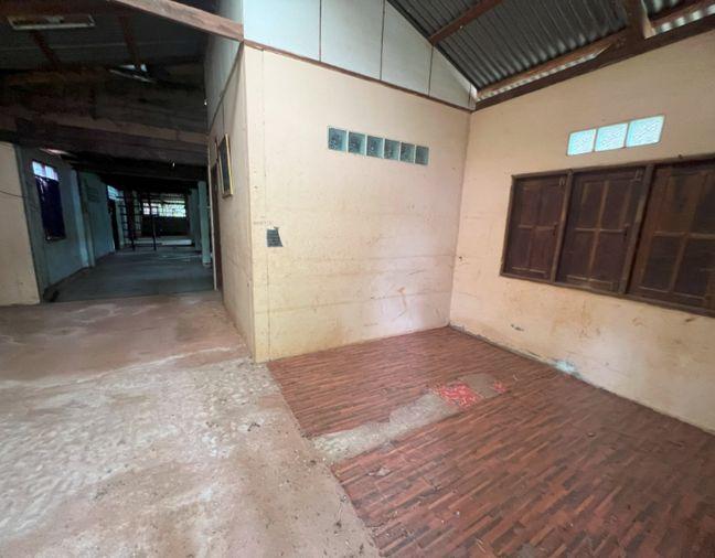 รูป AL-5-0608|บ้านพักอาศัยครึ่งตึกครึ่งไม้ 2 ชั้นและบ้านไม้ใต้ถุนสูง บ้านจรุกเตย  ต. หนองฮี อ.ปลาปาก จ.นครพนม (ราคา 650,000 บาท) - รูปที่ 6/24