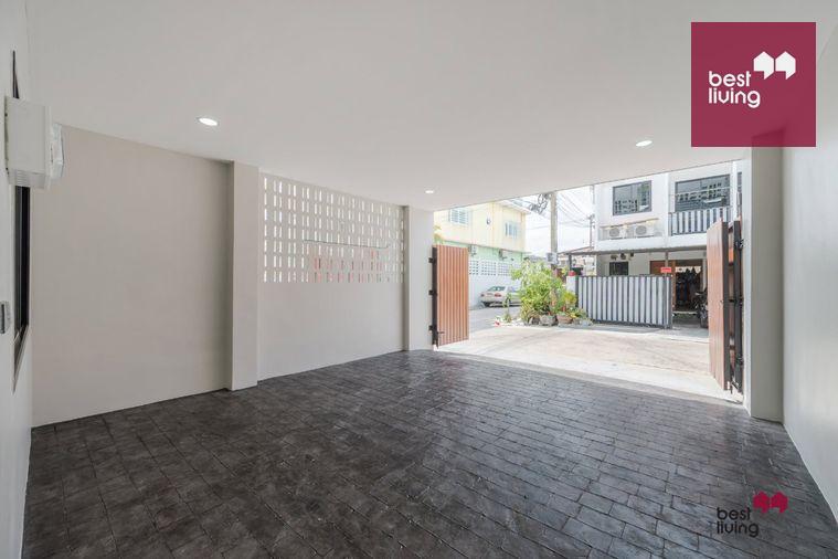 picture Corner House at Rungcharoen Chokchai 4 Village, Fully Renovated - 35/69