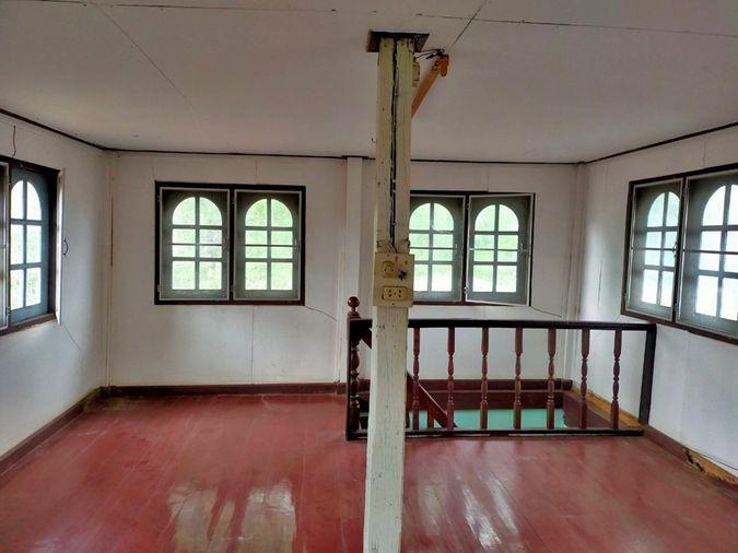 รูป AL-6-0419|บ้านพักอาศัยครึ่งตึกครึ่งไม้ 2 ชั้น บ้านนาราชควาย  ต. นาราชควาย อ.เมืองนครพนม จ.นครพนม (ราคา 950,000 บาท) - รูปที่ 9/13