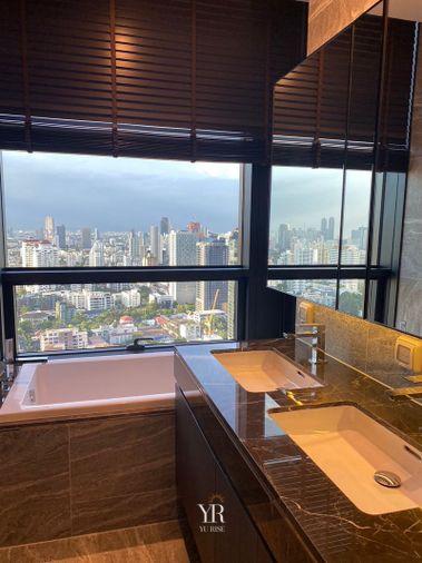 รูป The Esse Sukhumvit 36 ปล่อยเช่า 2 ห้องนอน ชั้นสูง การตกแต่งที่ครบครัน เฟอร์นิเจอร์พร้อม แพ็คกระเป๋าเข้าอยู่ได้เลย!! - รูปที่ 7/7