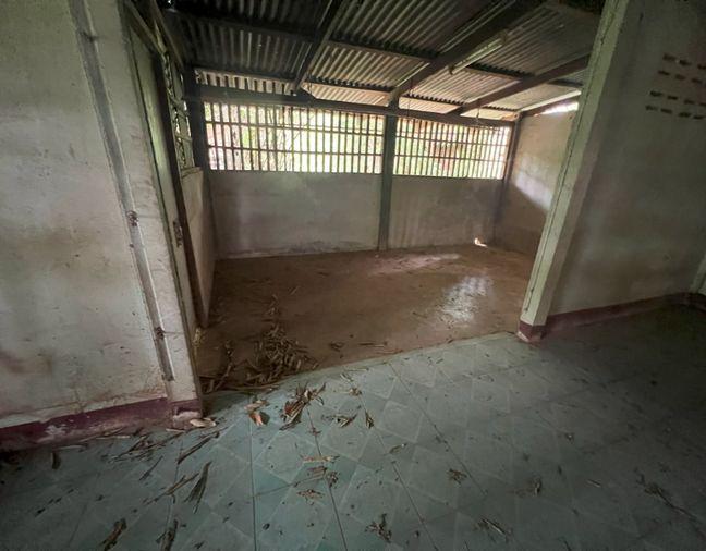 รูป AL-5-0608|บ้านพักอาศัยครึ่งตึกครึ่งไม้ 2 ชั้นและบ้านไม้ใต้ถุนสูง บ้านจรุกเตย ต. หนองฮี อ.ปลาปาก จ.นครพนม (ราคา 650,000 บาท) - รูปที่ 13/24