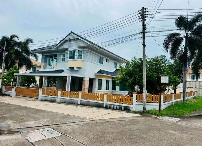 รูป บ้านเดี่ยวหลังสวย มณีรินทร์ บางแสน ทำเลดี ใกล้มหาวิทยาลัยบูรพา - รูปที่ 2/6