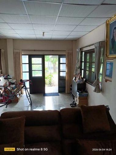 รูป ขายบ้านและที่ดิน บางพลี สมุทรปราการ เนื้อที่รวม260ตร.ว. ประกอบด้วยบ้าน2ชั้น1หลัง พื้นที่ใช้สอย 110ตร.ม. บ้านชั้นเดียว1หลัง พื้นที่ใช้สอย 81ตร.ม.  - รูปที่ 6/17