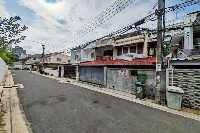 รูป ขายบ้านแฝด 2 ชั้น ซอยสบายใจ รัชดา-สุทธิสาร-ลาดพร้าว ใกล้รถ MRT สุทธิสาร  - รูปที่ 1/10