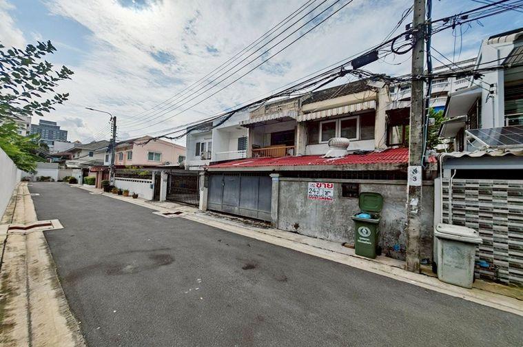 รูป ขายบ้านแฝด 2 ชั้น ซอยสบายใจ รัชดา-สุทธิสาร-ลาดพร้าว ใกล้รถ MRT สุทธิสาร  - รูปที่ 1/10