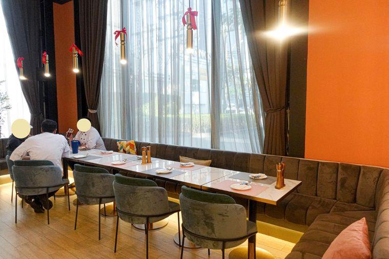 picture Commercial space for rent in a prime Sathorn office building. - 5/7