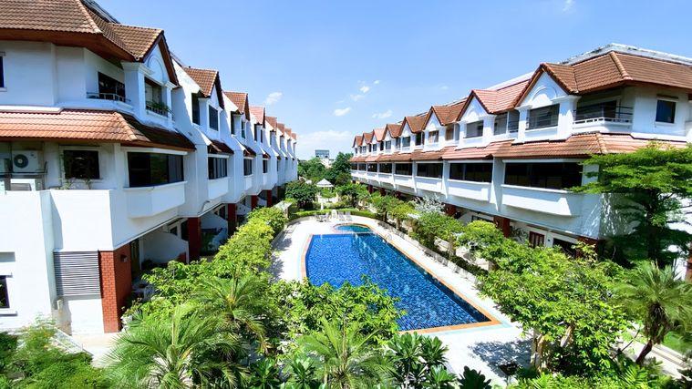 รูป  Lotus Point Townhouse (โลตัส พ้อยท์ ทาวน์เฮาส์) - รูปที่ 1/13