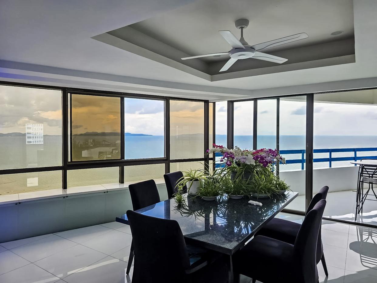 picture Jomtien Plaza Condotel Luxury Duplex Penthouse for Sale - 8/19