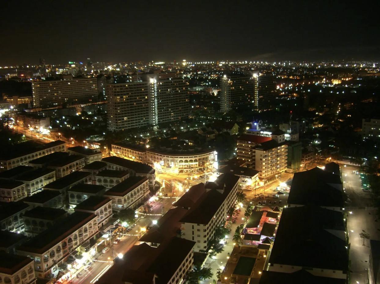 picture Jomtien Plaza Condotel Luxury Duplex Penthouse for Sale - 17/19