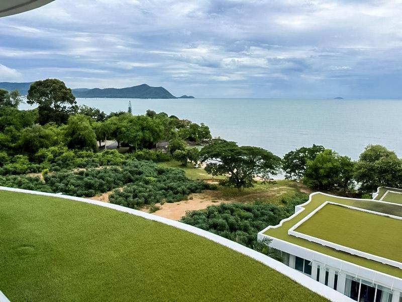 picture PURE Sunset Beach Luxury Oceanfront Penthouse for Sale - 16/17