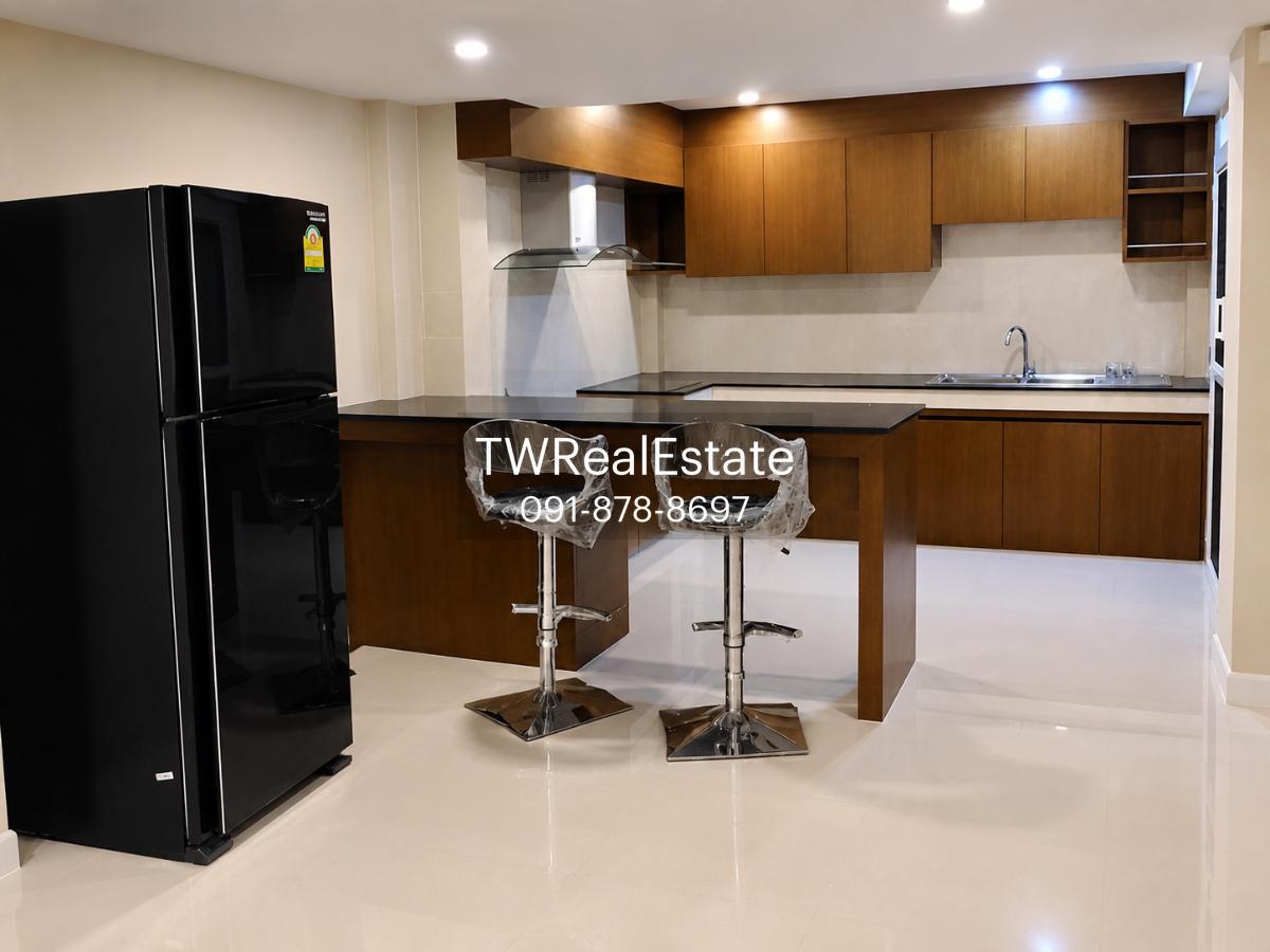 รูป ให้เช่า Townhome 3 ชั้น ซอยเอกมัย (ตรงข้ามซอยเอกมัย 4) ทำเลใจกลางสุขุมวิท เพียง 600 เมตรจาก BTS เอกมัย เหมาะสำหรับอยู่อาศัยหรือทำ Home Office - รูปที่ 4/10