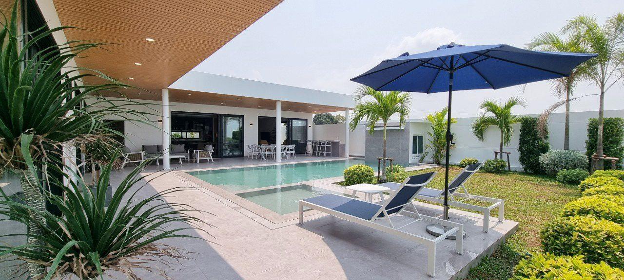 picture 3 Bedrooms Luxury Pool Villa in Chaiyapruek for Sale - 2/20