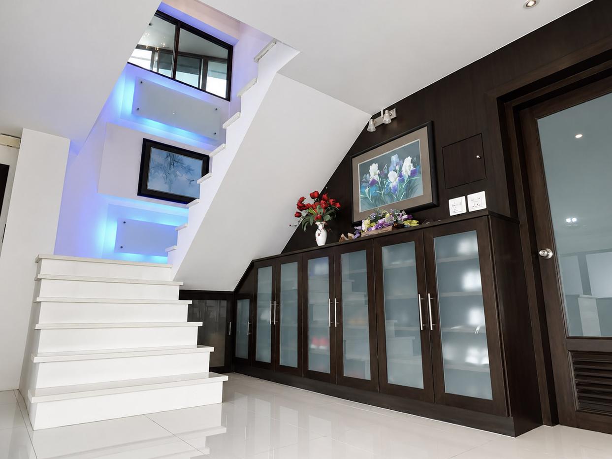 picture Jomtien Plaza Condotel Luxury Duplex Penthouse for Sale - 2/19