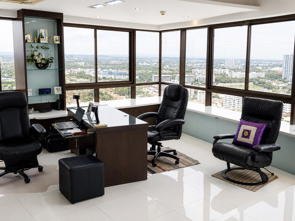 picture Jomtien Plaza Condotel Luxury Duplex Penthouse for Sale - 3/19