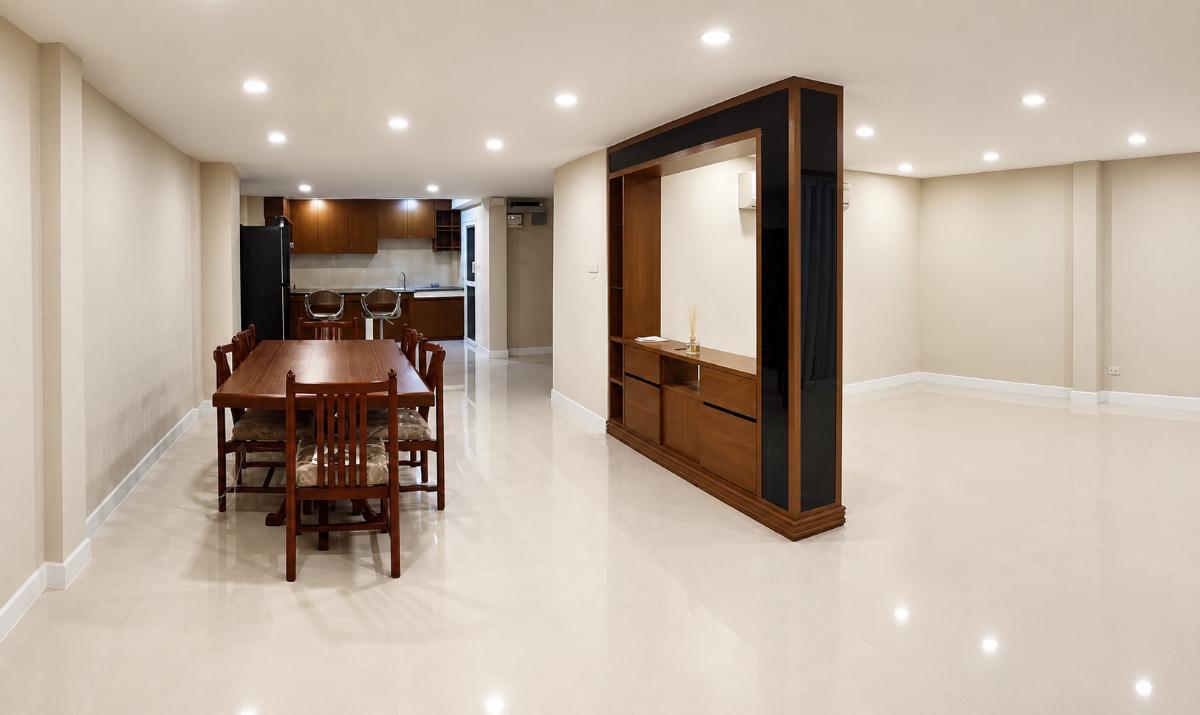 รูป ให้เช่า Townhome 3 ชั้น ซอยเอกมัย (ตรงข้ามซอยเอกมัย 4) ทำเลใจกลางสุขุมวิท เพียง 600 เมตรจาก BTS เอกมัย เหมาะสำหรับอยู่อาศัยหรือทำ Home Office  - รูปที่ 2/10