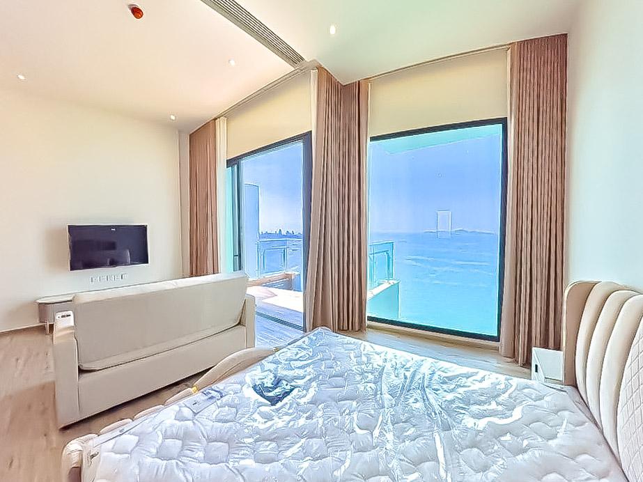 picture AROM WONGAMAT Condo for Rent Studio High Floor Sea View - 5/9