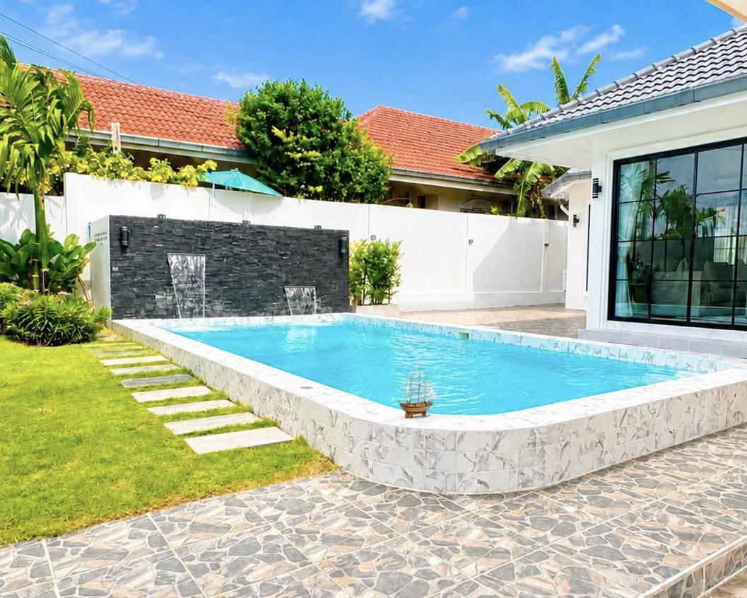 picture Luxury Pool Villa for Sale Khao Noi East Pattaya - 2/26
