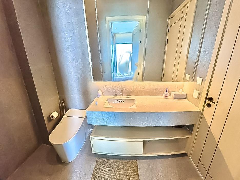 picture AROM WONGAMAT Condo for Rent Studio High Floor Sea View - 6/9