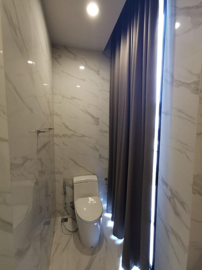 รูป โนเบิล บี19 | คอนโดกว้างขวาง 2 ห้องนอน หันหน้าไปทางทิศใต้ ใจกลางอโศก 35,000 บาท / เดือน - รูปที่ 10/11