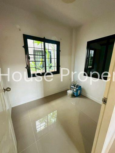 รูป บ้านสวย ราคาดี พร้อมเข้าอยู่ โซนวังหิน ศรีราชา ห้ามพลาด - รูปที่ 8/19