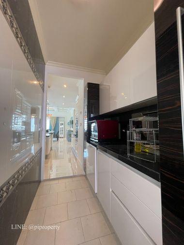 picture 🌟 Ultra-Luxury 3-Bedroom Oasis at Royce Private Residences 🌟 - 22/39