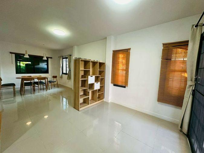 รูป บ้านสวย ราคาดี พร้อมเข้าอยู่ โซนวังหิน ศรีราชา ห้ามพลาด - รูปที่ 4/19