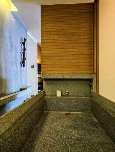 picture Condo for Rent: The Royal Place 1     Property Code | LNP-C14094 - 9/28