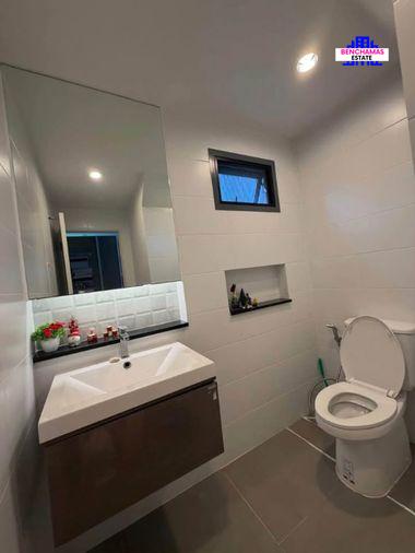 รูป 🔥ขาย บ้านเดี่ยว โครงการหมู่บ้าน สราญสิริชัยพฤกษ์-แจ้งวัฒนะ ถนนหอการค้าไทย ใกล้โรงเรียนนานาชาติ SISB พร้อมเฟอร์นิเจอร์และสิ่งอำนวยความสะดวกครบครัน ✅ - รูปที่ 6/7