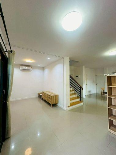 รูป บ้านสวย ราคาดี พร้อมเข้าอยู่ โซนวังหิน ศรีราชา ห้ามพลาด - รูปที่ 3/19
