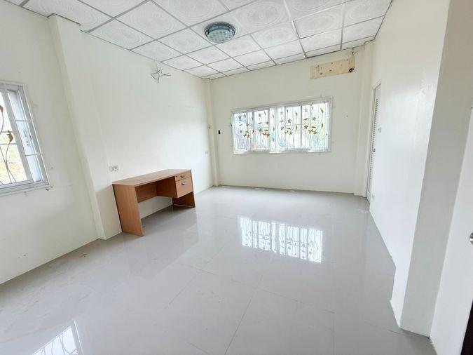 รูป เช่าบ้านเดี่ยว 2 ชั้น พื้นที่กว้าง 200 ตร.ว.คลองสอง ปทุมธานี รองรับการอยู่อาศัยครอบครัวใหญ่ หรือทำโฮมออฟฟิศ จอดรถได้มากกว่า 10 คัน - รูปที่ 14/22