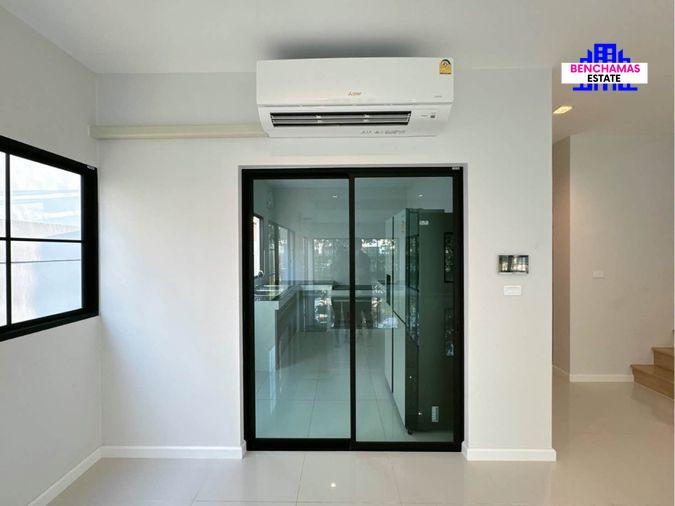 รูป 🔥 ขาย บ้านเดี่ยวหลังใหญ่หลังมุม ลัดดารมย์ พุทธมณฑลสาย 3 แปลงติดคลับเฮ้าส์หน้าสวน บ้านตรงตามหลักฮวงจุ้ย💰 ปรับลดราคาพิเศษถึง 6 ล้านบาท - รูปที่ 7/13