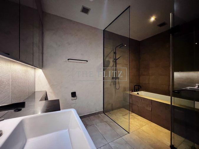 รูป ✨ Industrial Chic Masterpiece - A Bold Statement of Luxury and High-Volume Architecture ✨ - รูปที่ 8/17