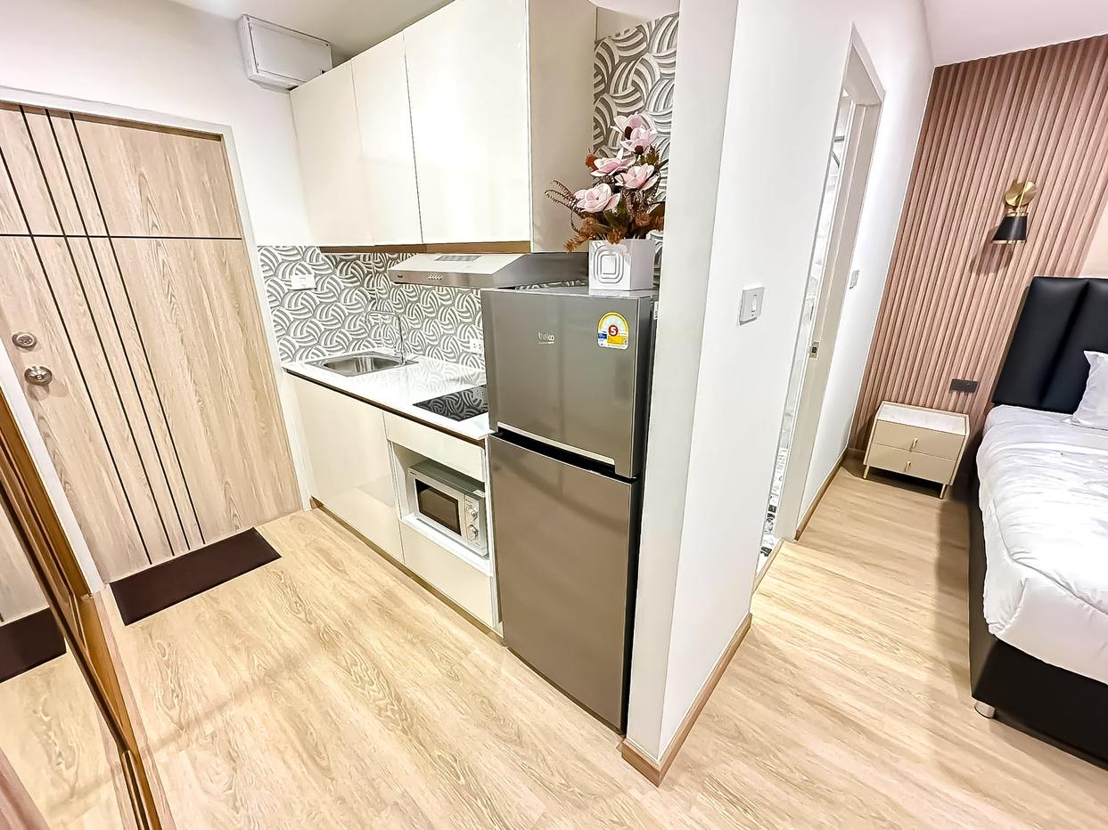 picture Diana Estate Condominium for Rent Studio Fully Furnished - 3/8