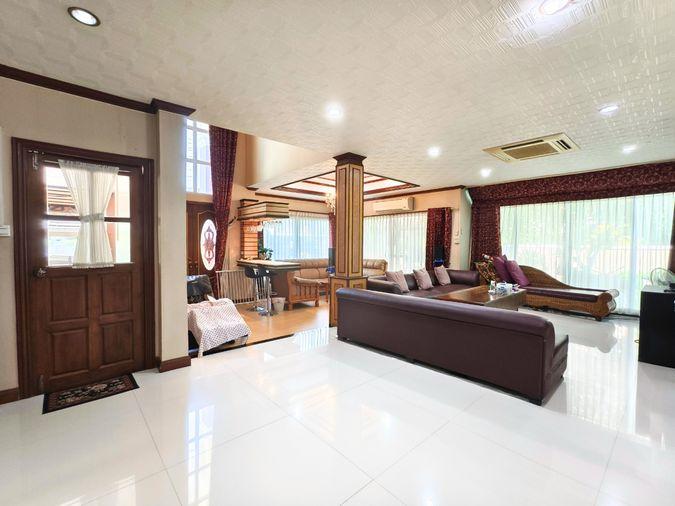 รูป ขาย บ้านเดี่ยว ร่มรื่น บรรยากาศเหมือนรีสอร์ท ติดถนนหลักของหมุ่บ้าน Natural Ville ร่มเกล้า 3 ห้องนอน 4 ห้องน้ำ 175 ตร.ว.  - รูปที่ 13/32