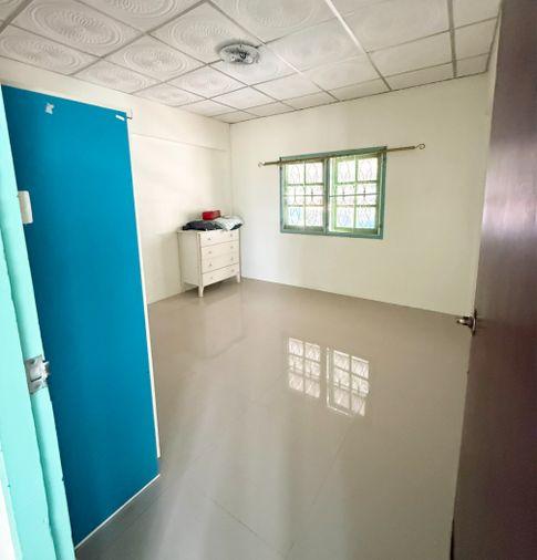 รูป เช่าบ้านเดี่ยว 2 ชั้น พื้นที่กว้าง 200 ตร.ว.คลองสอง ปทุมธานี รองรับการอยู่อาศัยครอบครัวใหญ่ หรือทำโฮมออฟฟิศ จอดรถได้มากกว่า 10 คัน - รูปที่ 10/22