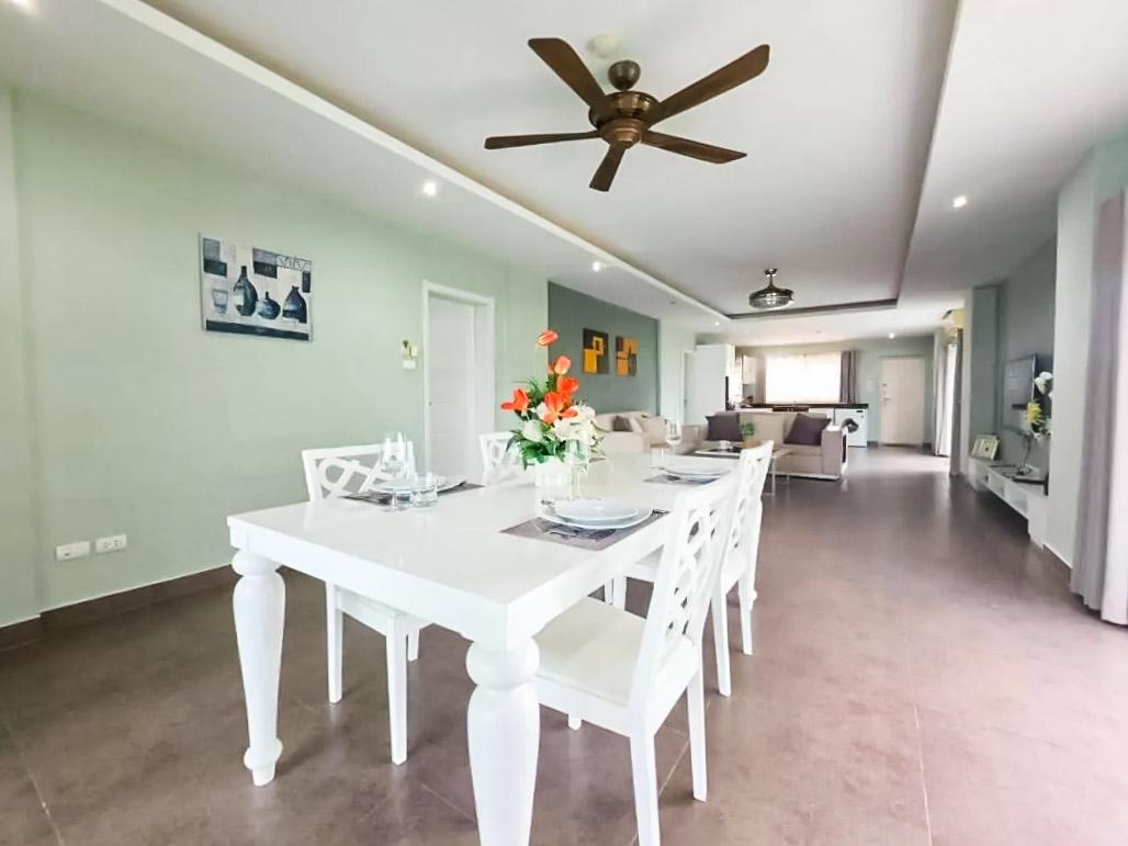 picture Tudor Court Pratumnak 2 Bedroom Condo for Sale - 4/21