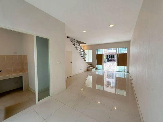 รูป บ้านกลางเมือง สาทร–ตากสิน2  ทาวน์โฮม 3 ชั้น  ใกล้สาทร ใกล้รถไฟฟ้า บ้านไม่เคยเข้าอยู่ - รูปที่ 4/13