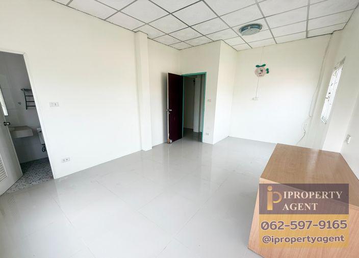 รูป เช่าบ้านเดี่ยว 2 ชั้น พื้นที่กว้าง 200 ตร.ว.คลองสอง ปทุมธานี รองรับการอยู่อาศัยครอบครัวใหญ่ หรือทำโฮมออฟฟิศ จอดรถได้มากกว่า 10 คัน - รูปที่ 11/22