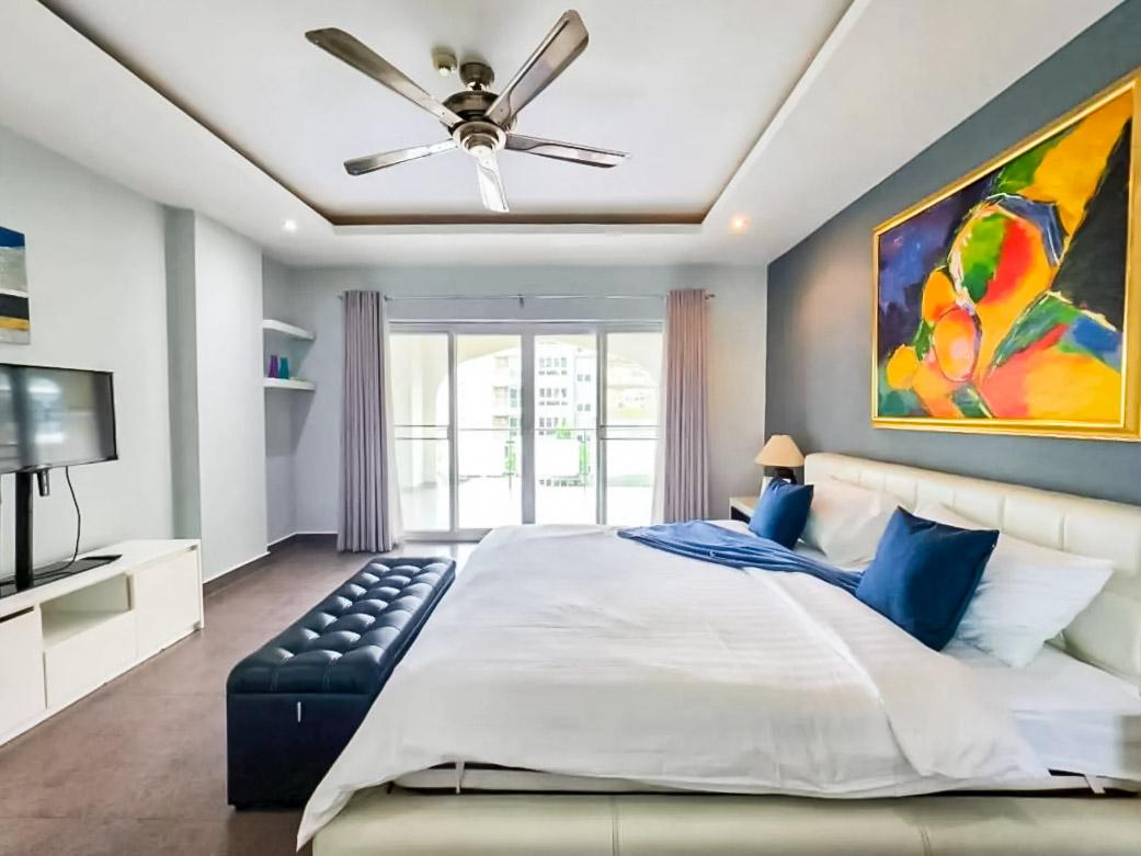 picture Tudor Court Pratumnak 2 Bedroom Condo for Sale - 8/21