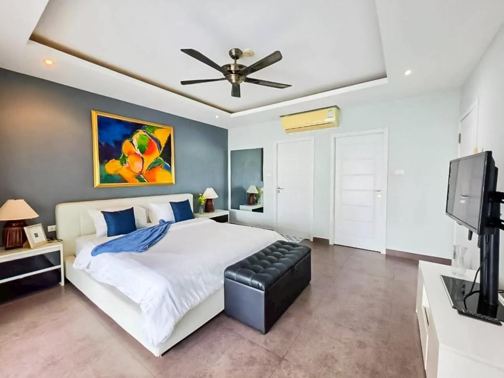 picture Tudor Court Pratumnak 2 Bedroom Condo for Sale - 9/21