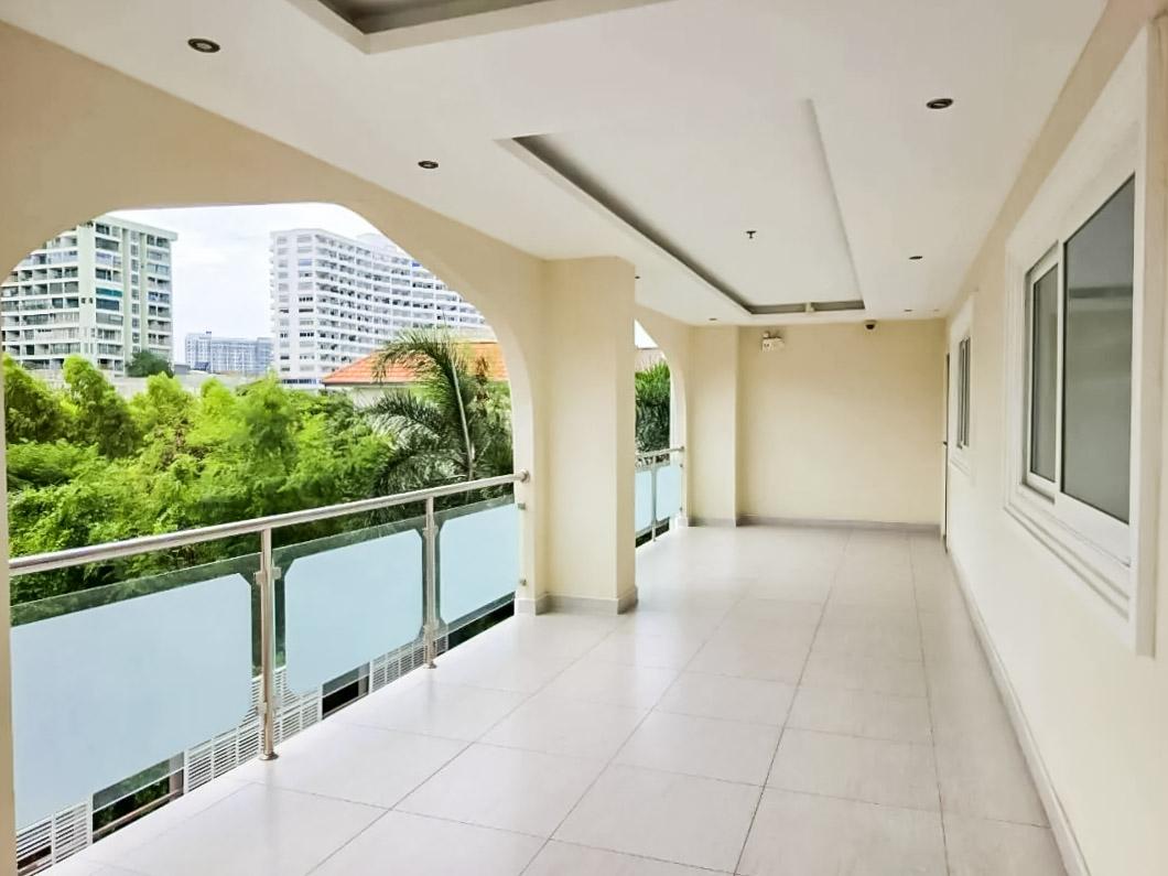 picture Tudor Court Pratumnak 2 Bedroom Condo for Sale - 20/21