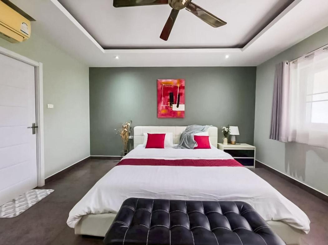 picture Tudor Court Pratumnak 2 Bedroom Condo for Sale - 11/21