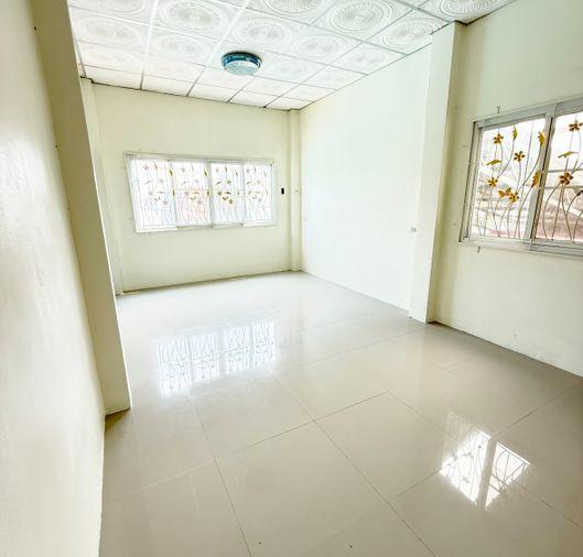 รูป ขายบ้านเดี่ยว 2 ชั้น พื้นที่กว้าง 200 ตร.ว.คลองสอง ปทุมธานี รองรับการอยู่อาศัยครอบครัวใหญ่ หรือทำโฮมออฟฟิศ จอดรถได้มากกว่า 10 คัน - รูปที่ 18/22
