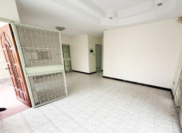 รูป ขายบ้านเดี่ยว หมู่บ้านแฟมิลี่ปาร์ค ชลบุรี (Family Park)พร้อมเข้าอยู่ - รูปที่ 2/8