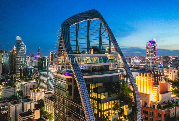 picture ✨ Futuristic Duplex-Inspired Aesthetics - Soaring High Ceiling with Lavish City Vistas ✨ - 14/23