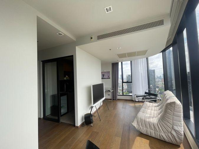 รูป IDEO Q Sukhumvit 36 ปล่อยเช่า ห้องมุม กระจกโค้งมองเห็นวิวได้ 180 องศา เฟอร์นิเจอร์ครบ พร้อมเข้าอยู่!! - รูปที่ 2/31