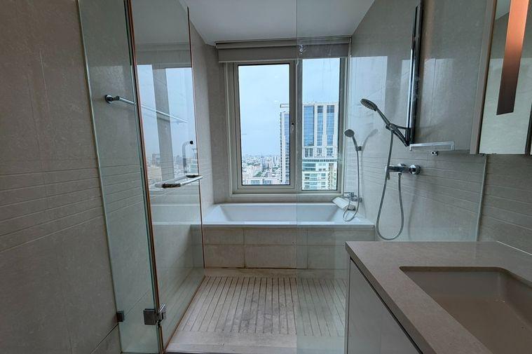 picture 🔥 For Rent !!🔥 Q Langsuan, 3 bedroom, 3 bathroom, high floor 34++, nice view, great facility !! Code C20260700027 furnished, ready to move in📣📣 - 17/21